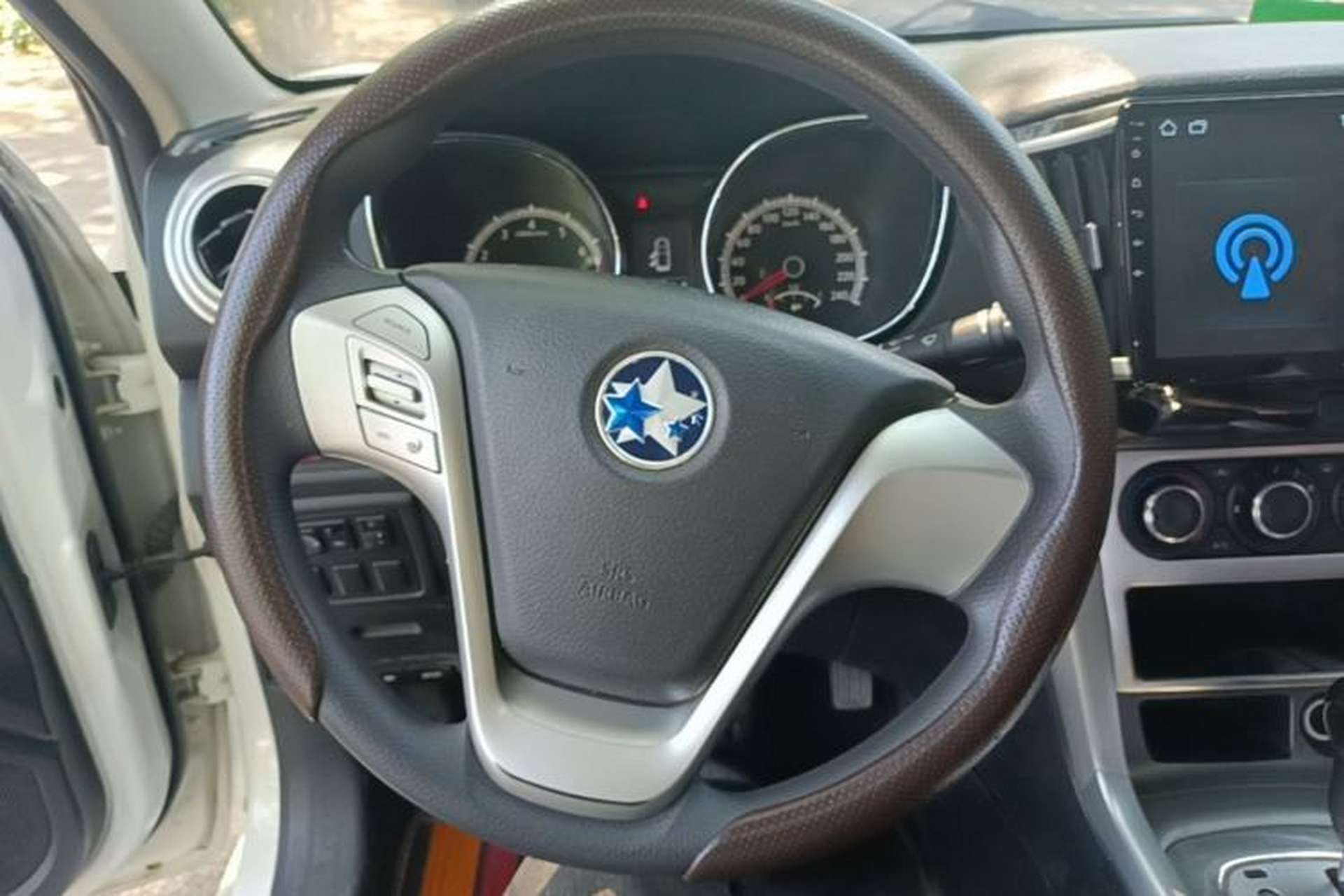 Used Venucia T70 2015 2.0L CVT Smart Choice Edition Steering Wheel