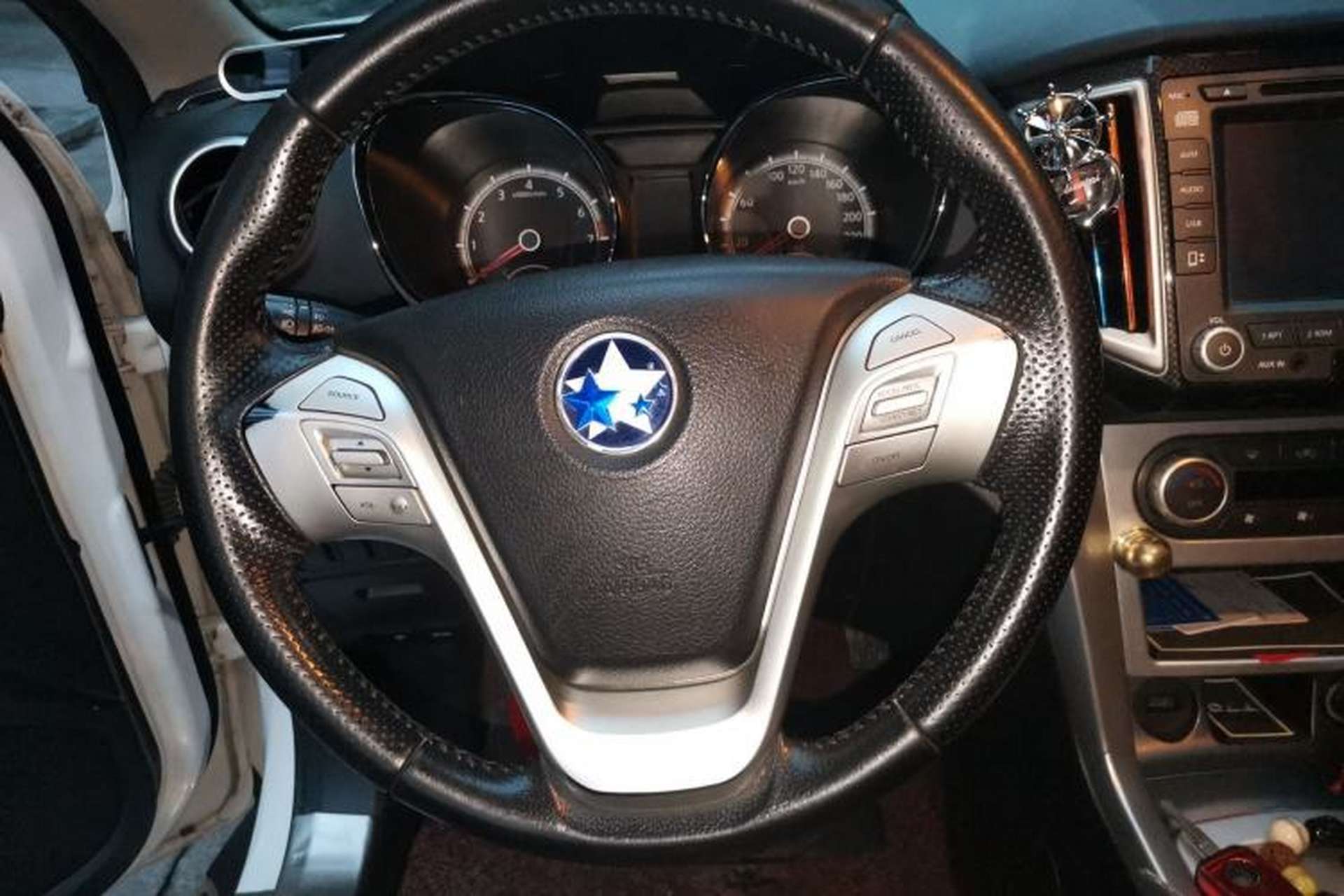 Used Venucia T70 2015 2.0L CVT Smart Edition Steering Wheel
