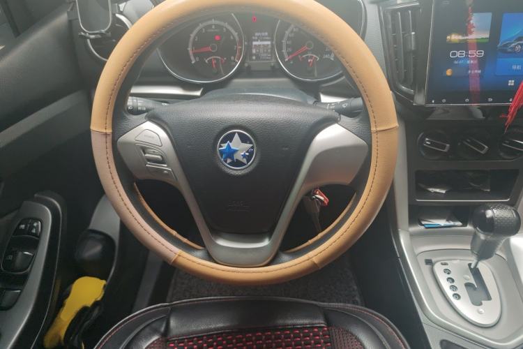 Used Venucia T70 2015 2.0L CVT Smart Choice Edition Steering Wheel