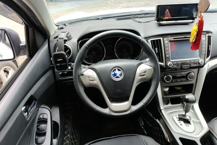 Used Venucia T70 2015 2.0L CVT Smart Edition Steering Wheel