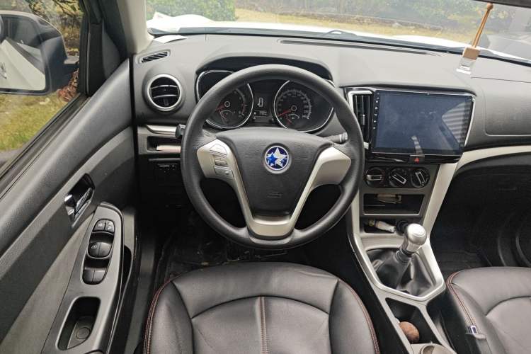Used Venucia T70 2015 2.0L Manual RuiQu Version Steering Wheel