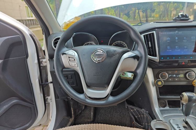 Used Venucia T70 2015 2.0L CVT Smart Edition Steering Wheel