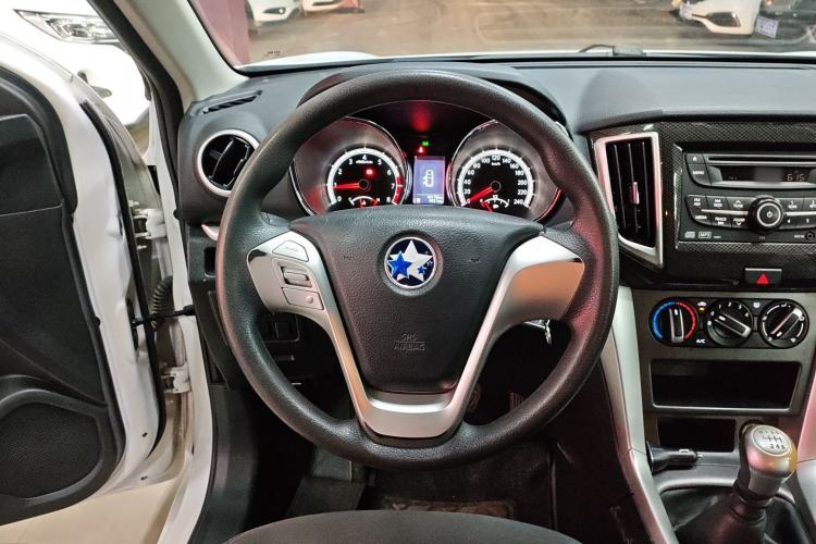 Used Venucia T70 2015 2.0L Manual RuiQu Version Steering Wheel