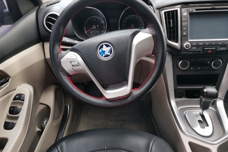 Used Venucia T70 2015 2.0L CVT Smart Edition Steering Wheel