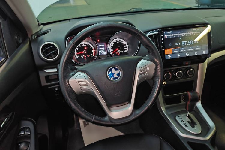 Used Venucia T70 2015 2.0L CVT Smart Choice Edition Steering Wheel