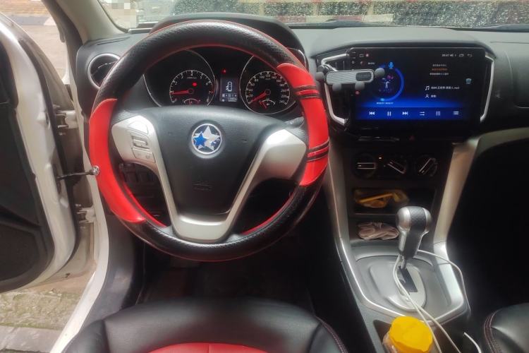 Used Venucia T70 2015 2.0L CVT Smart Choice Edition Steering Wheel