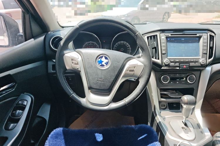 Used Venucia T70 2015 2.0L CVT Smart Edition Steering Wheel