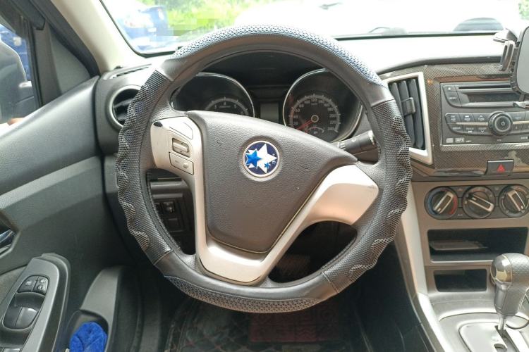 Used Venucia T70 2015 2.0L CVT Smart Choice Edition Steering Wheel
