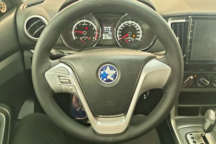 Used Venucia T70 2015 2.0L CVT Smart Choice Edition Steering Wheel