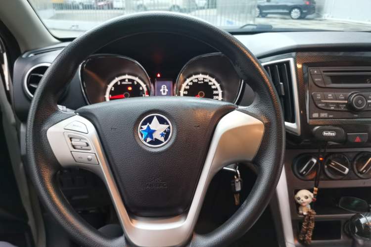 Used Venucia T70 2015 2.0L CVT Smart Choice Edition Steering Wheel