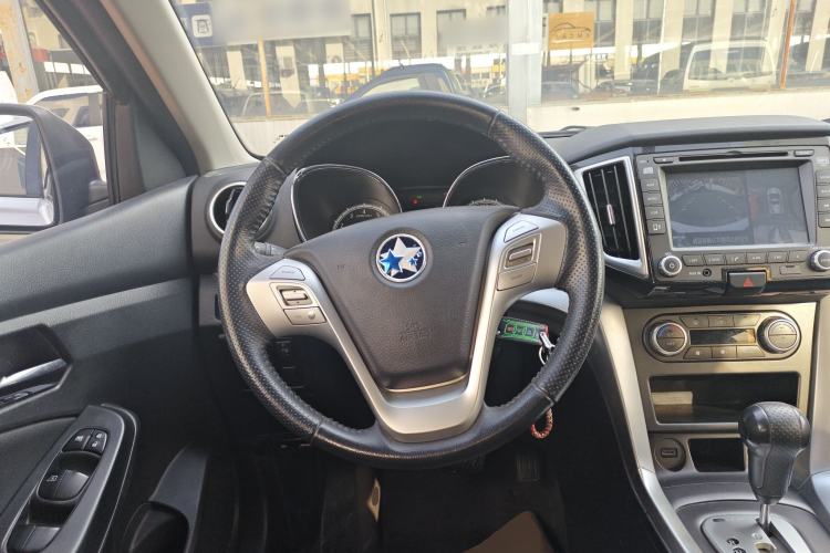 Used Venucia T70 2015 2.0L CVT Smart Edition Steering Wheel