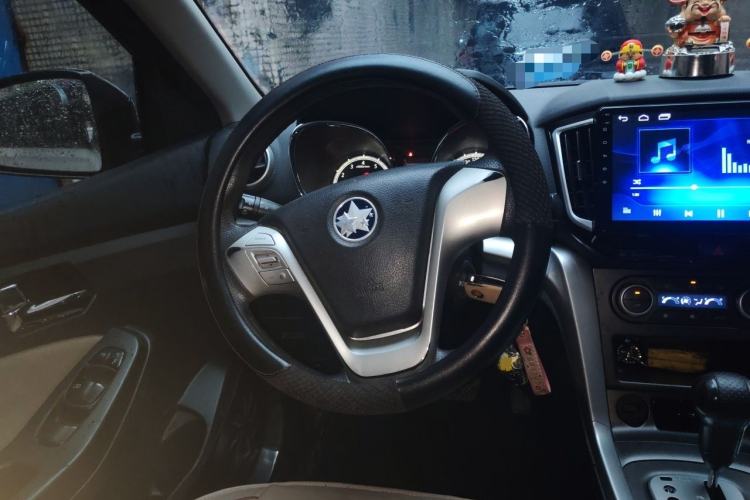 Used Venucia T70 2015 2.0L CVT Smart Edition Steering Wheel