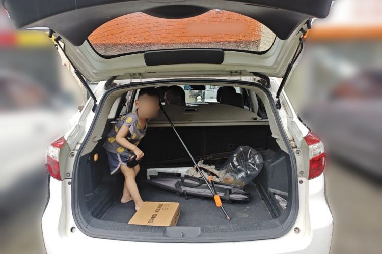 Used Venucia T70 2015 2.0L CVT Smart Edition Trunk