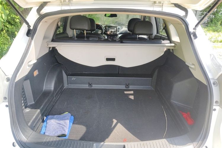 Used Venucia T70 2015 2.0L CVT Smart Choice Edition Trunk