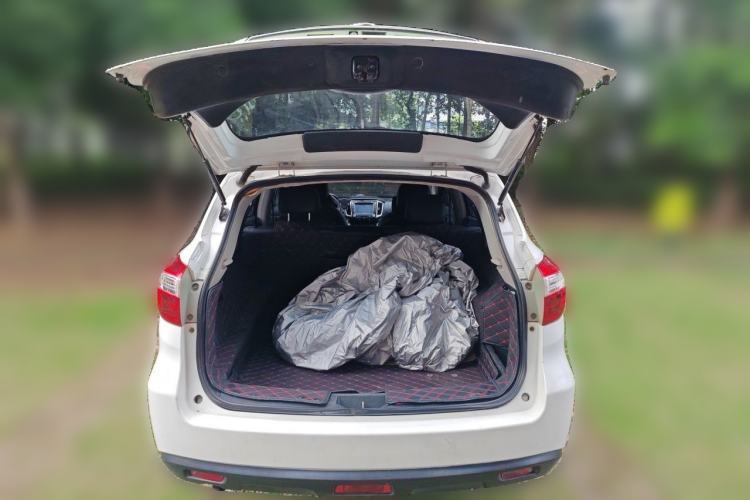 Used Venucia T70 2015 2.0L CVT Smart Edition Trunk
