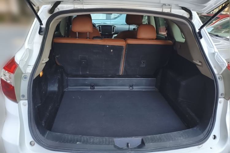 Used Venucia T70 2015 2.0L CVT Smart Choice Edition Trunk