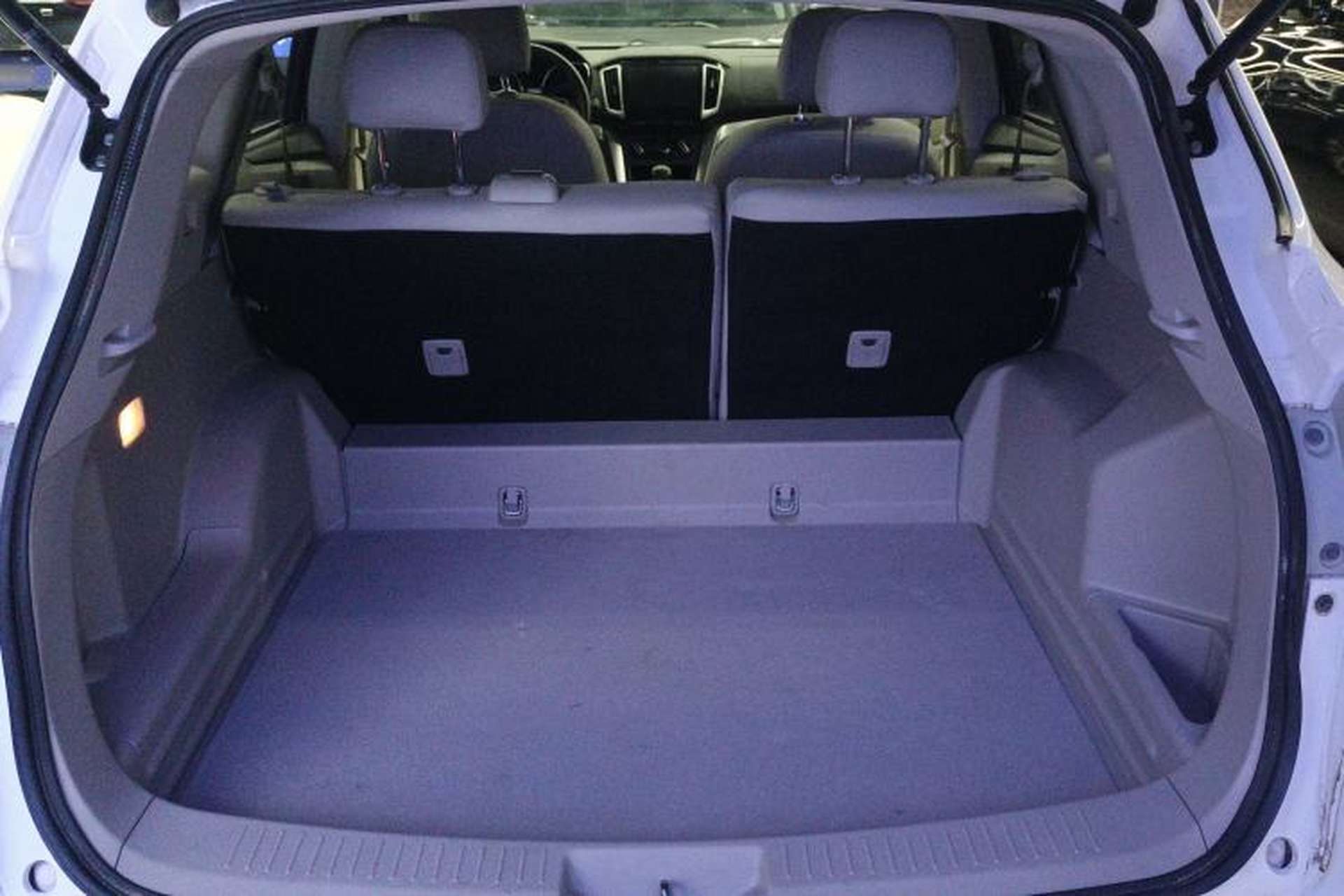 Used Venucia T70 2015 2.0L CVT Smart Choice Edition Trunk