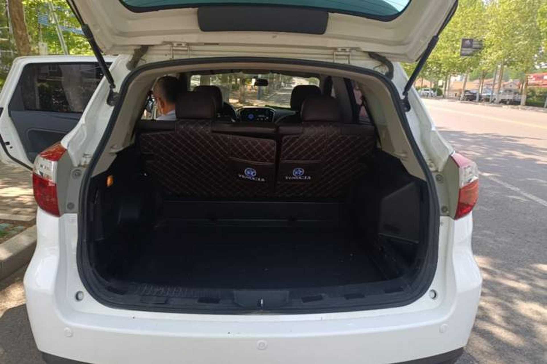 Used Venucia T70 2015 2.0L CVT Smart Choice Edition Trunk