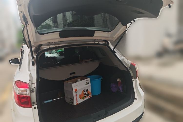 Used Venucia T70 2015 2.0L CVT Smart Choice Edition Trunk