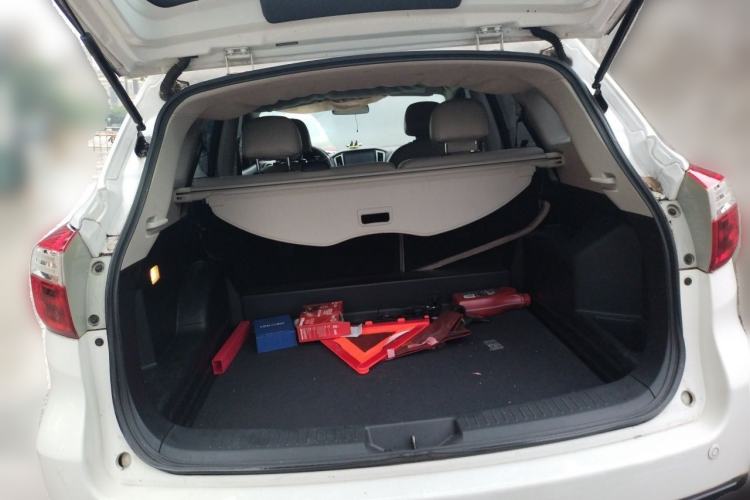Used Venucia T70 2015 2.0L CVT Smart Choice Edition Trunk