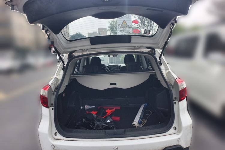Used Venucia T70 2015 2.0L CVT Smart Choice Edition Trunk