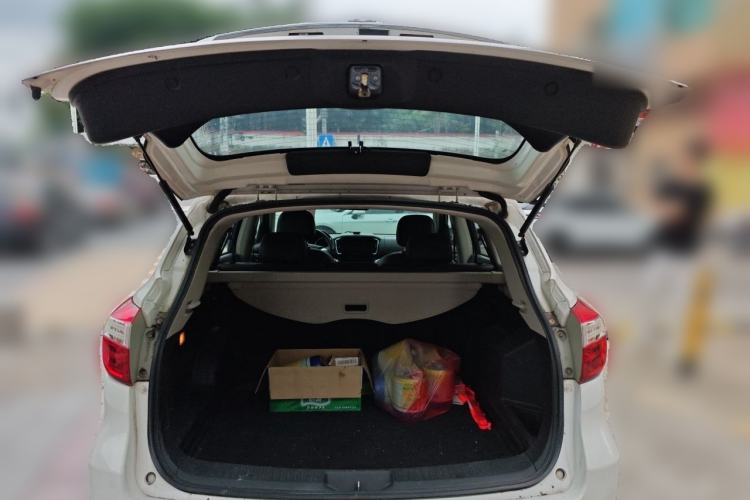 Used Venucia T70 2015 2.0L CVT Smart Choice Edition Trunk