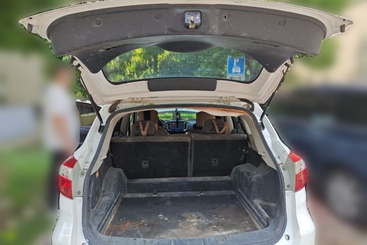 Used Venucia T70 2015 2.0L CVT Smart Edition Trunk