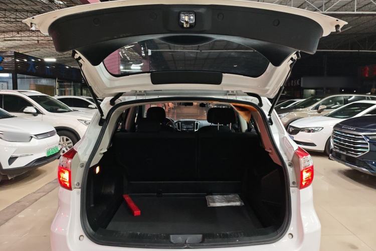 Used Venucia T70 2015 2.0L Manual RuiQu Version Trunk