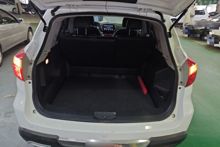Used Venucia T70 2015 2.0L CVT Smart Choice Edition Trunk