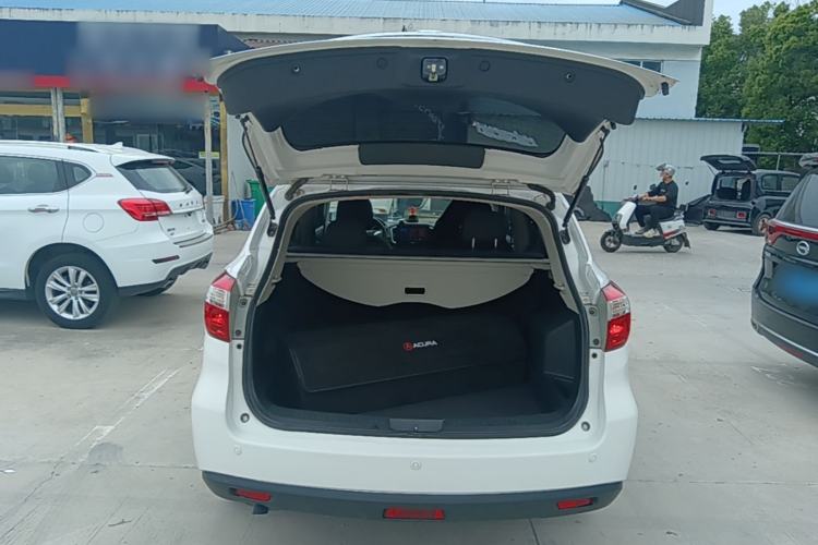 Used Venucia T70 2015 2.0L CVT Smart Choice Edition Trunk