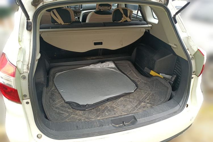 Used Venucia T70 2015 2.0L CVT Smart Choice Edition Trunk