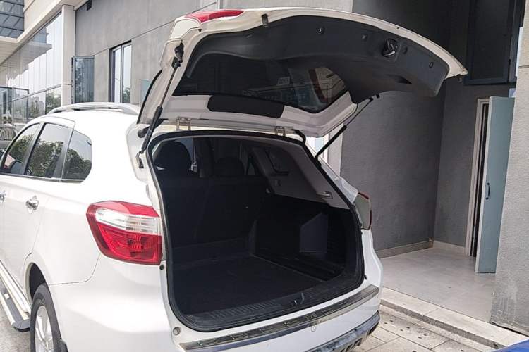 Used Venucia T70 2015 2.0L Manual RuiQu Version Trunk