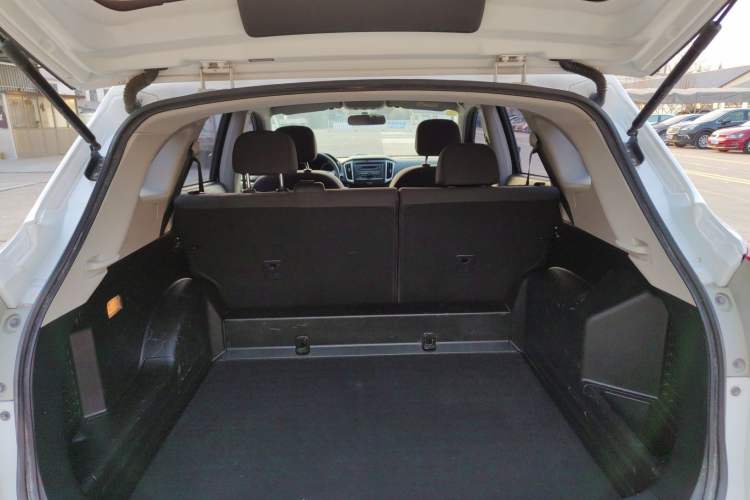Used Venucia T70 2015 1.6L Manual Ruixing Edition Trunk