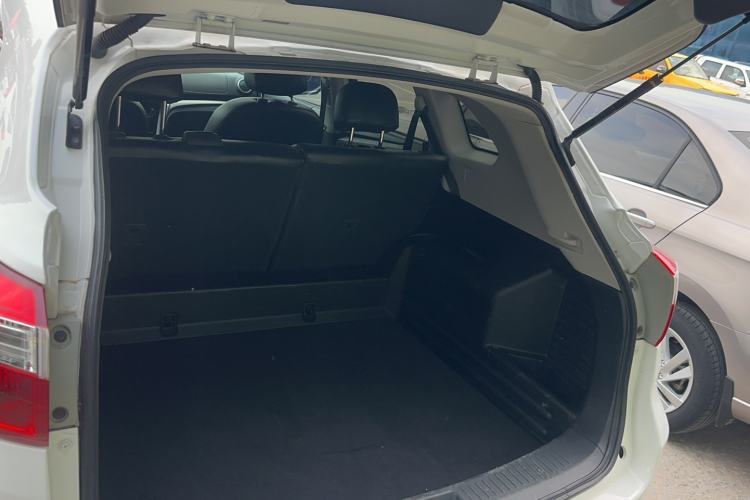 Used Venucia T70 2015 1.6L Manual Ruixing Edition Trunk