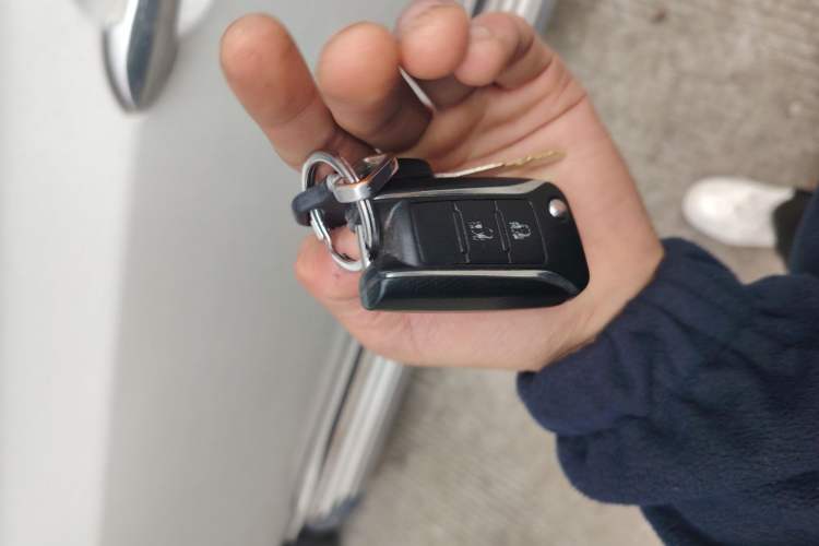 Used Venucia T70 2015 2.0L CVT Smart Edition Vehicle Key