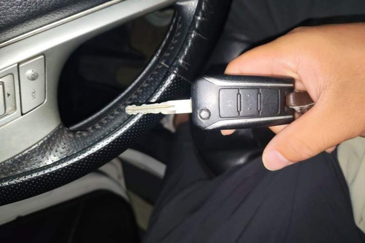Used Venucia T70 2015 2.0L CVT Smart Edition Vehicle Key