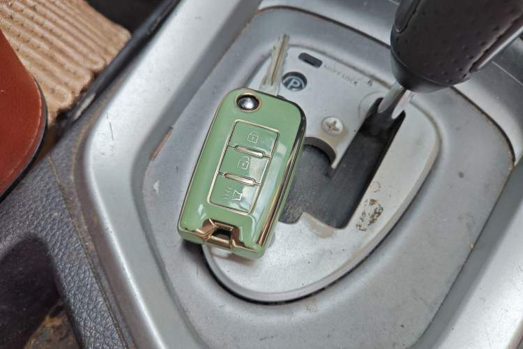 Used Venucia T70 2015 2.0L CVT Smart Edition Vehicle Key