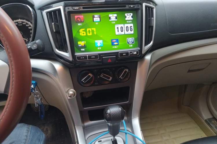 Used Venucia T70 2015 2.0L CVT Smart Choice Edition Audio And AC Panel