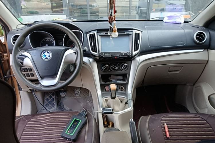 Used Venucia T70 2015 1.6L Manual Ruixing Edition Center Console