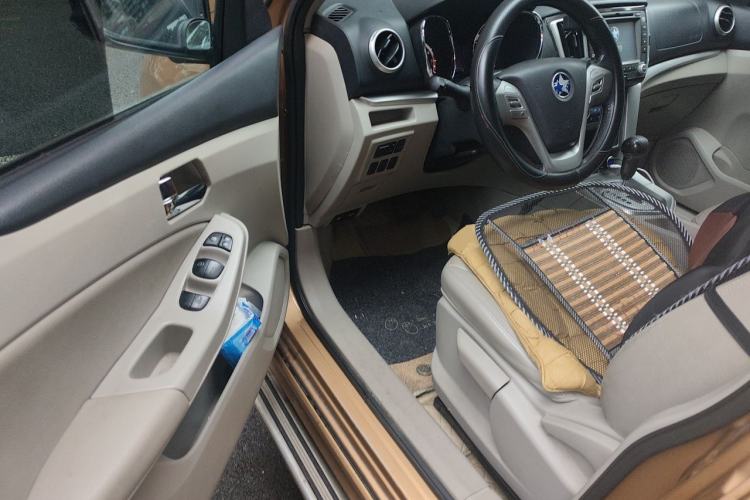 Used Venucia T70 2015 2.0L CVT Smart Edition Driver Seat