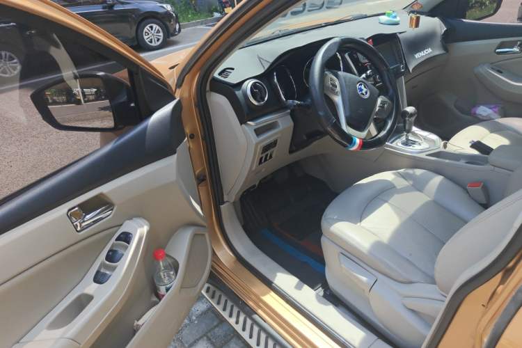 Used Venucia T70 2015 2.0L CVT Smart Edition Driver Seat