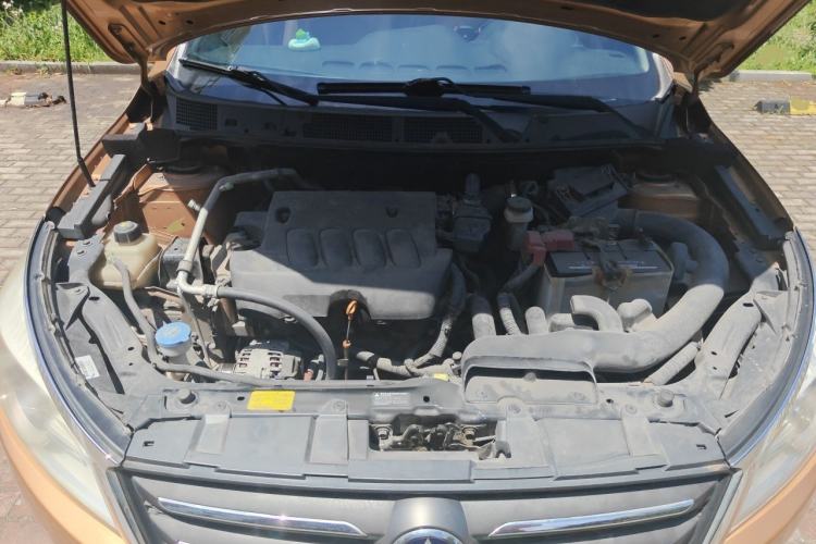 Used Venucia T70 2015 2.0L CVT Smart Edition Engine Bay