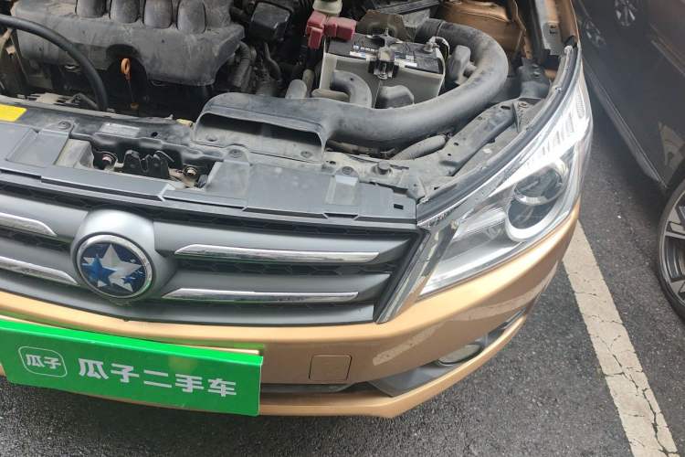 Used Venucia T70 2015 2.0L CVT Smart Edition Engine Bay Left