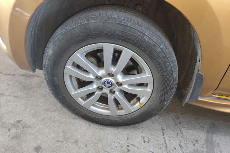 Used Venucia T70 2015 2.0L CVT Smart Edition Exterior 4