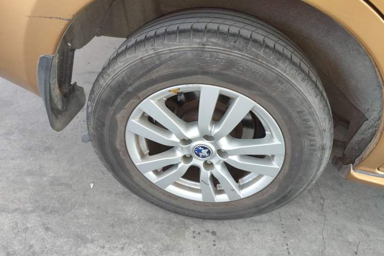 Used Venucia T70 2015 2.0L CVT Smart Edition Exterior 5