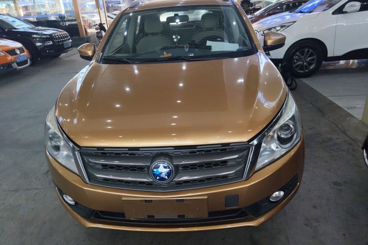 Used Venucia T70 2015 2.0L CVT Smart Edition Front