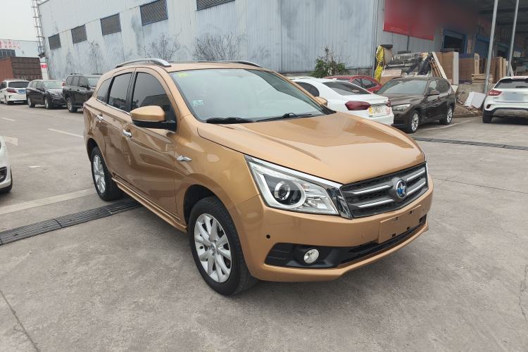 Used Venucia T70 2015 2.0L Manual RuiXiang Edition Front Right 45 Deg