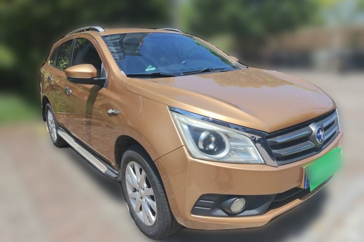 Used Venucia T70 2015 2.0L CVT Smart Edition Front Right 45 Deg