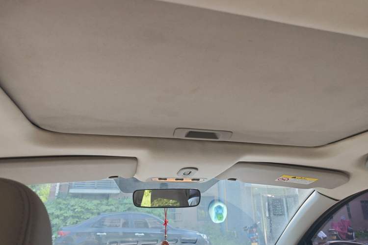 Used Venucia T70 2015 2.0L CVT Smart Edition Headliner