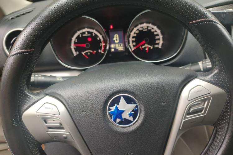 Used Venucia T70 2015 2.0L CVT Smart Edition Instrument Cluster